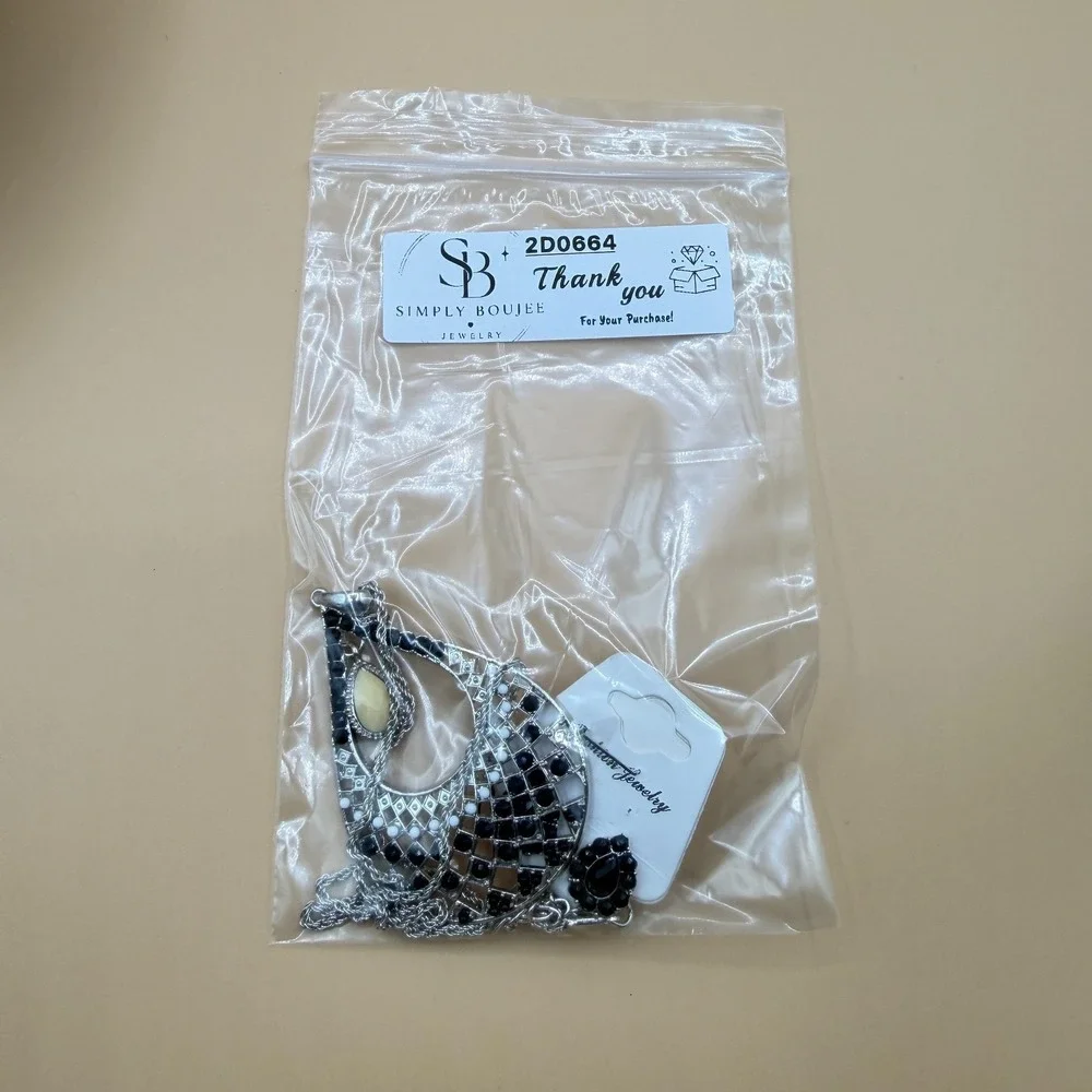 N/A dramatic silver